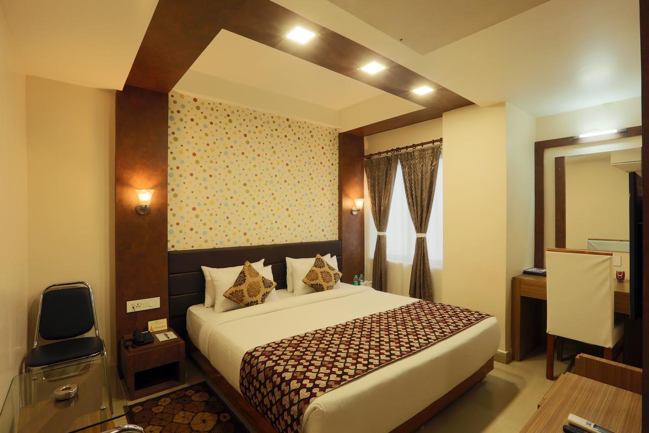 Hotel Sj International Guwahati Exteriör bild