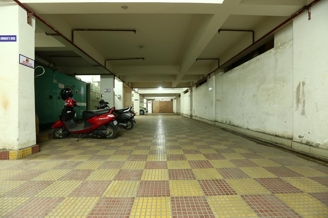 Hotel Sj International Guwahati Exteriör bild