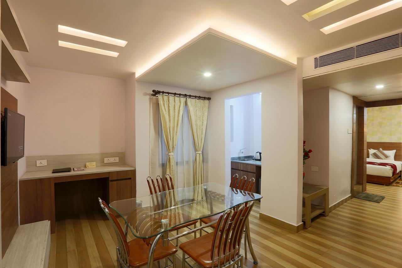 Hotel Sj International Guwahati Exteriör bild