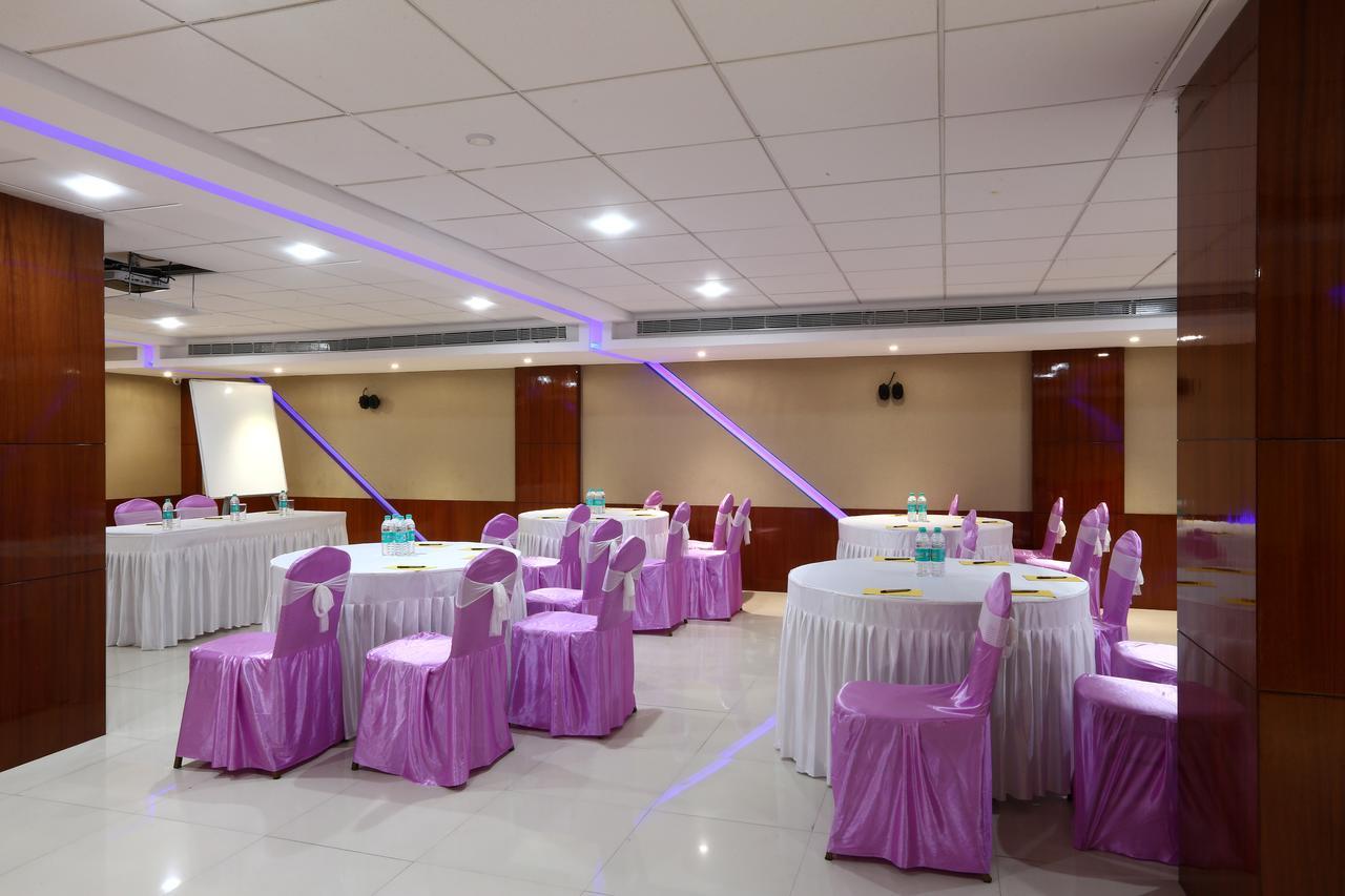 Hotel Sj International Guwahati Exteriör bild