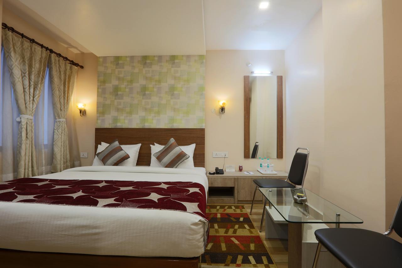 Hotel Sj International Guwahati Exteriör bild
