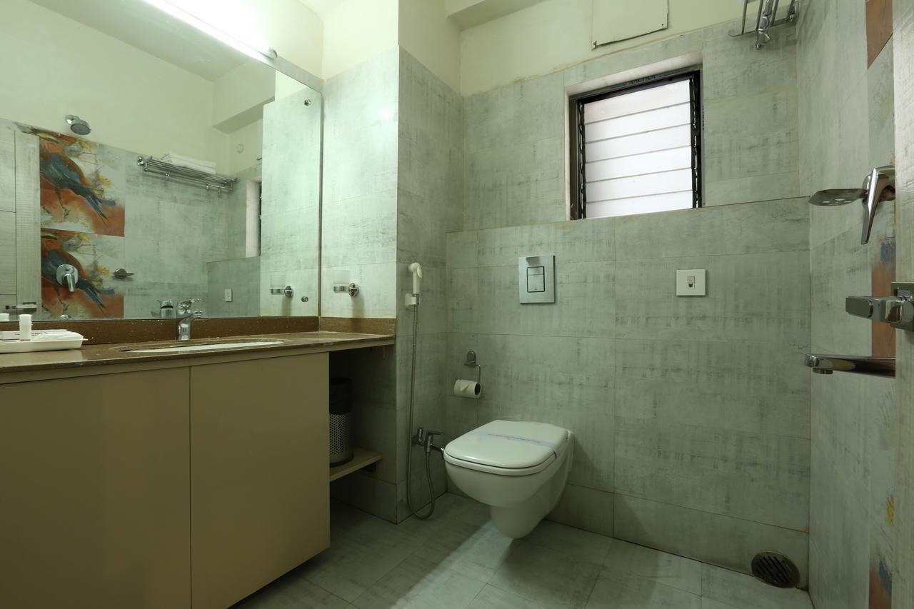 Hotel Sj International Guwahati Exteriör bild