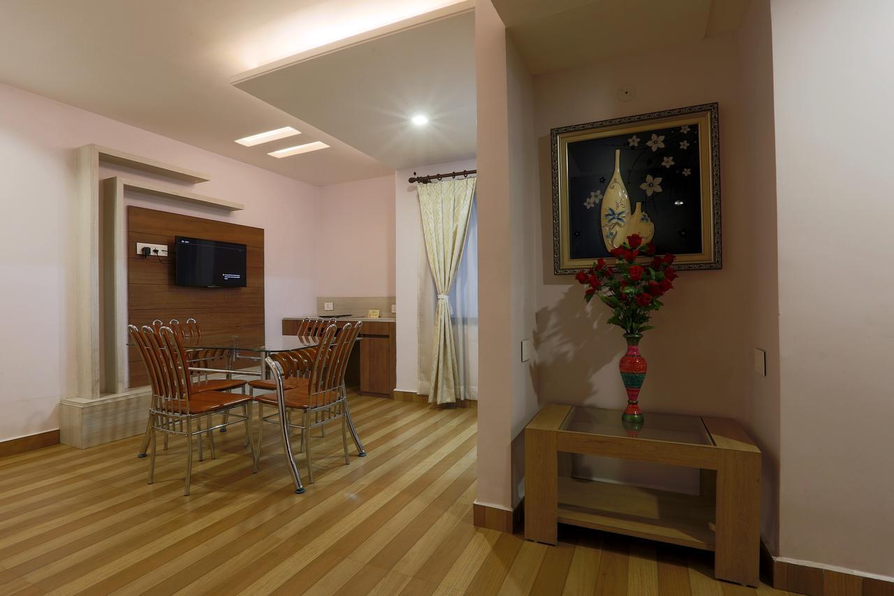 Hotel Sj International Guwahati Exteriör bild