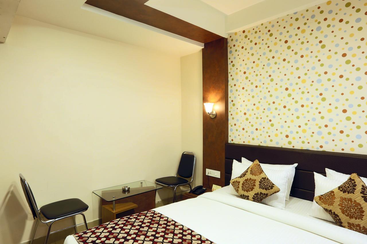 Hotel Sj International Guwahati Exteriör bild