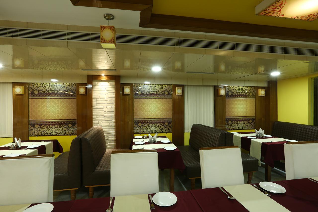 Hotel Sj International Guwahati Exteriör bild