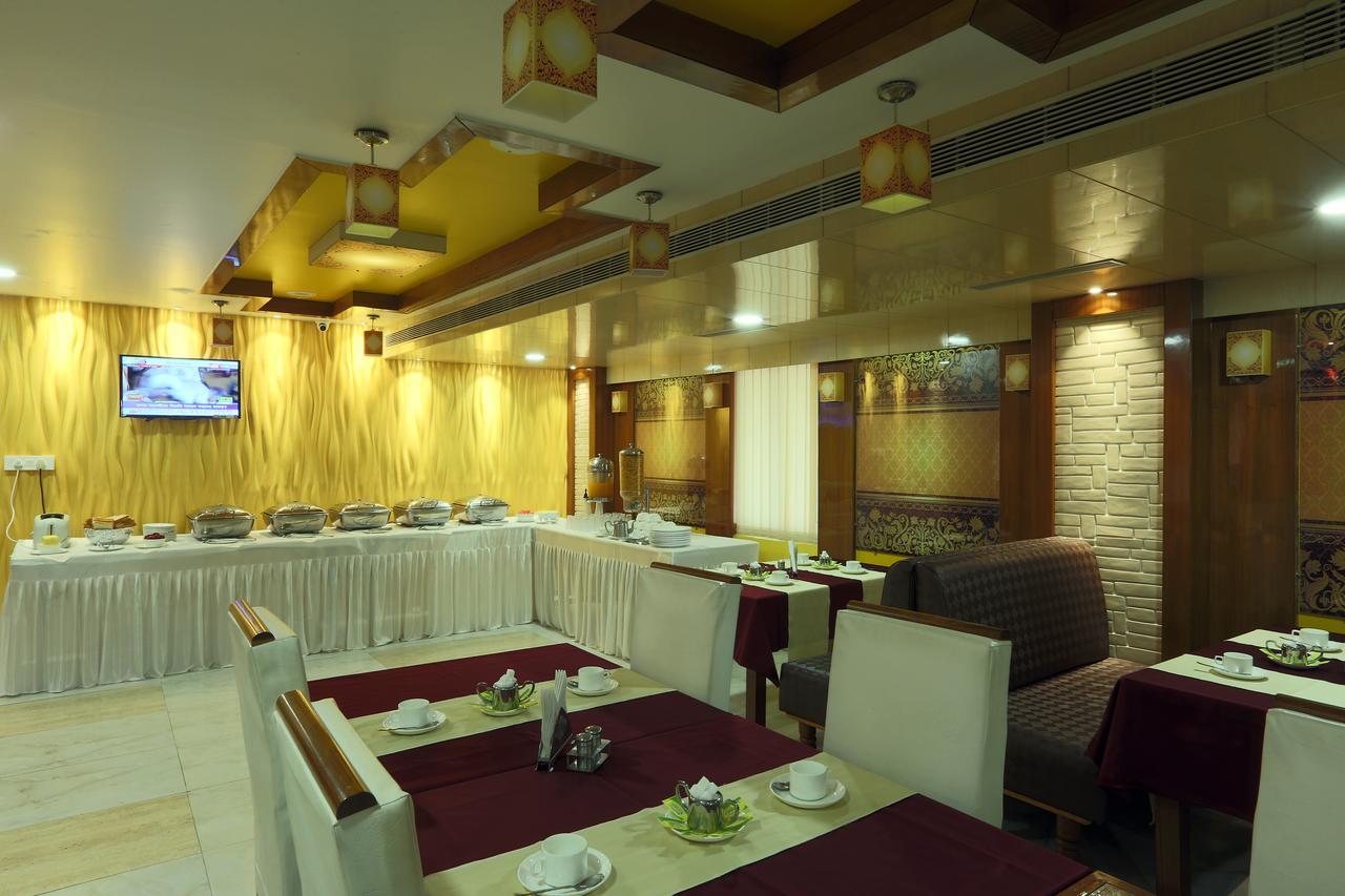 Hotel Sj International Guwahati Exteriör bild