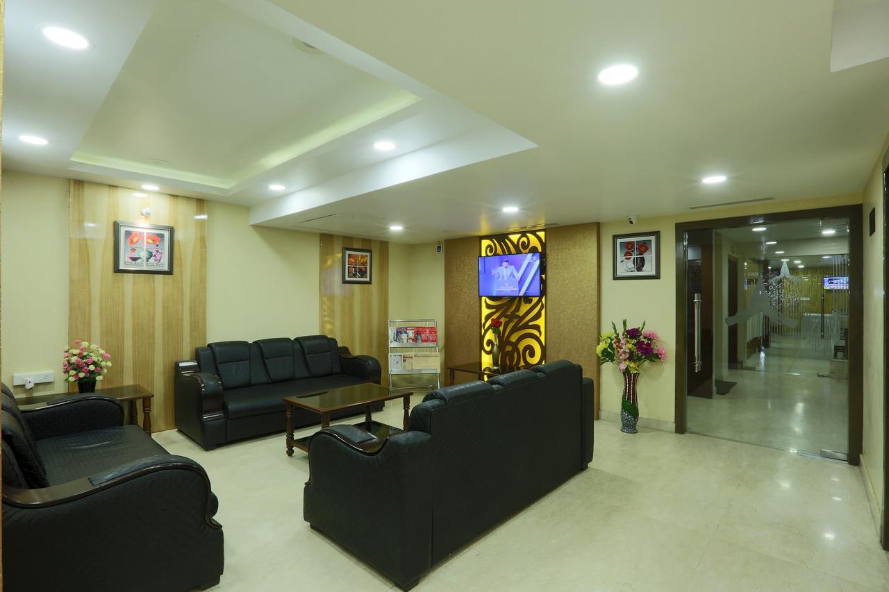 Hotel Sj International Guwahati Exteriör bild