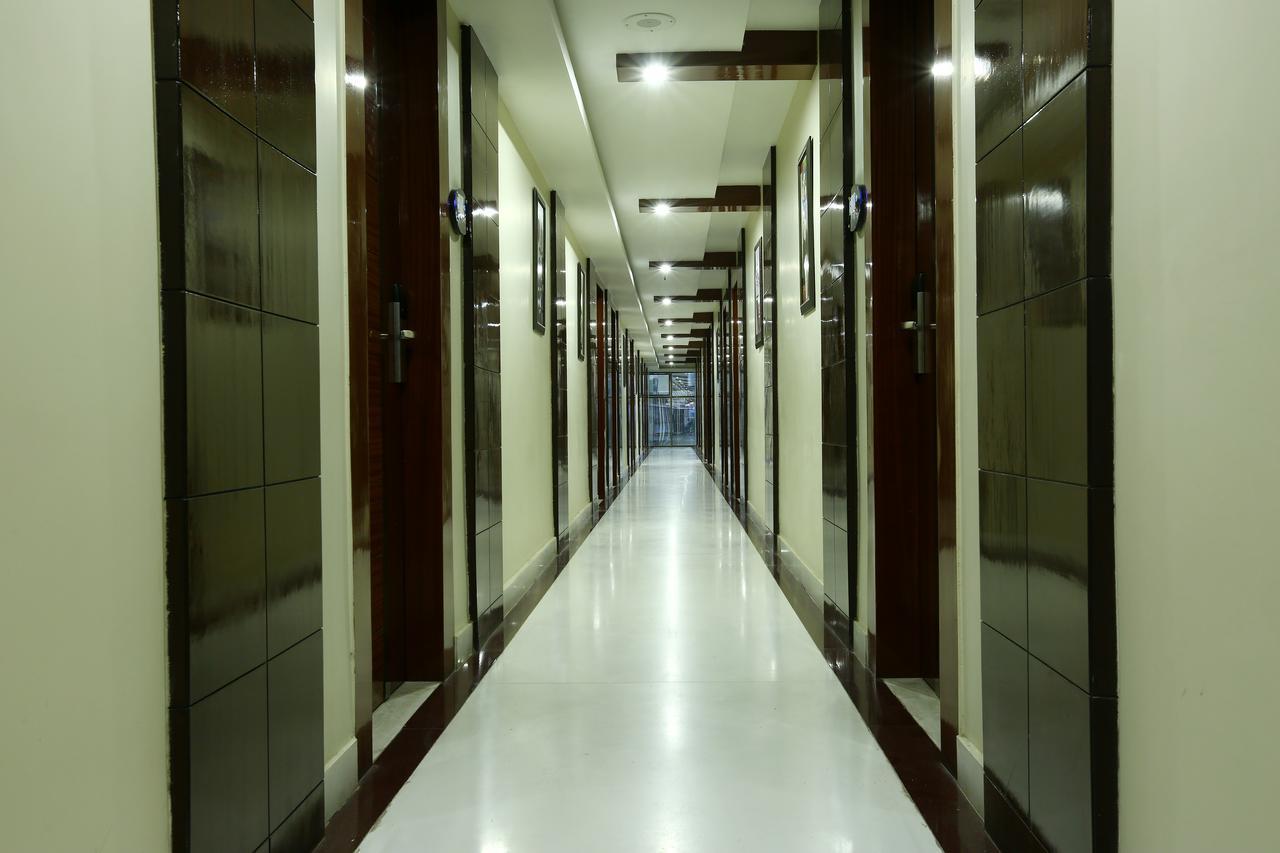Hotel Sj International Guwahati Exteriör bild