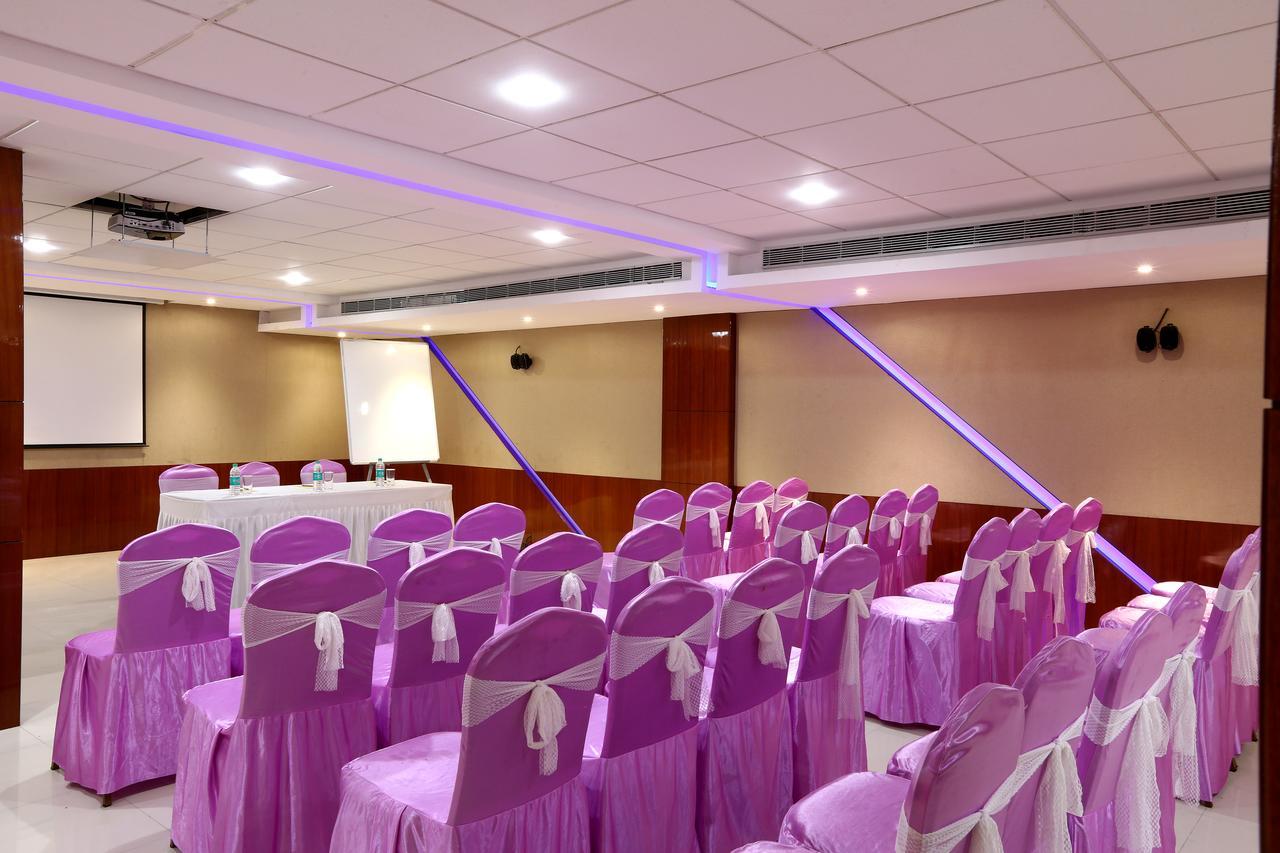 Hotel Sj International Guwahati Exteriör bild